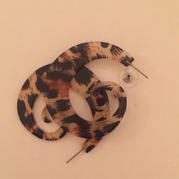 Beautiful Boho Swirl Animal Print Acrylic Earrings - Picture 6 of 7